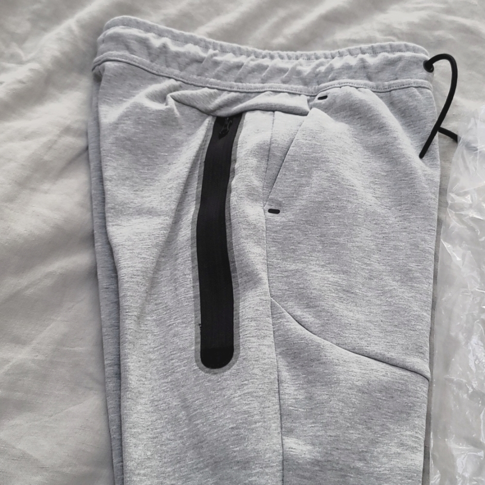 Nike Tech boy jogging pants Size small